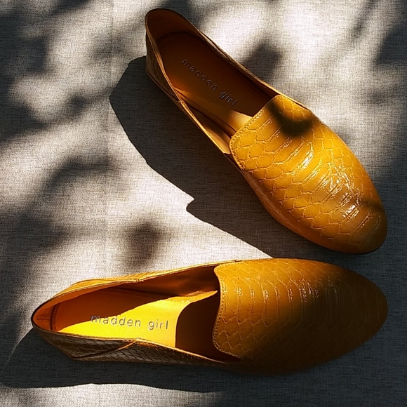 Dark Yellow Madden Girl Faux Crocodile Skin Shoes - Picture 2 of 8